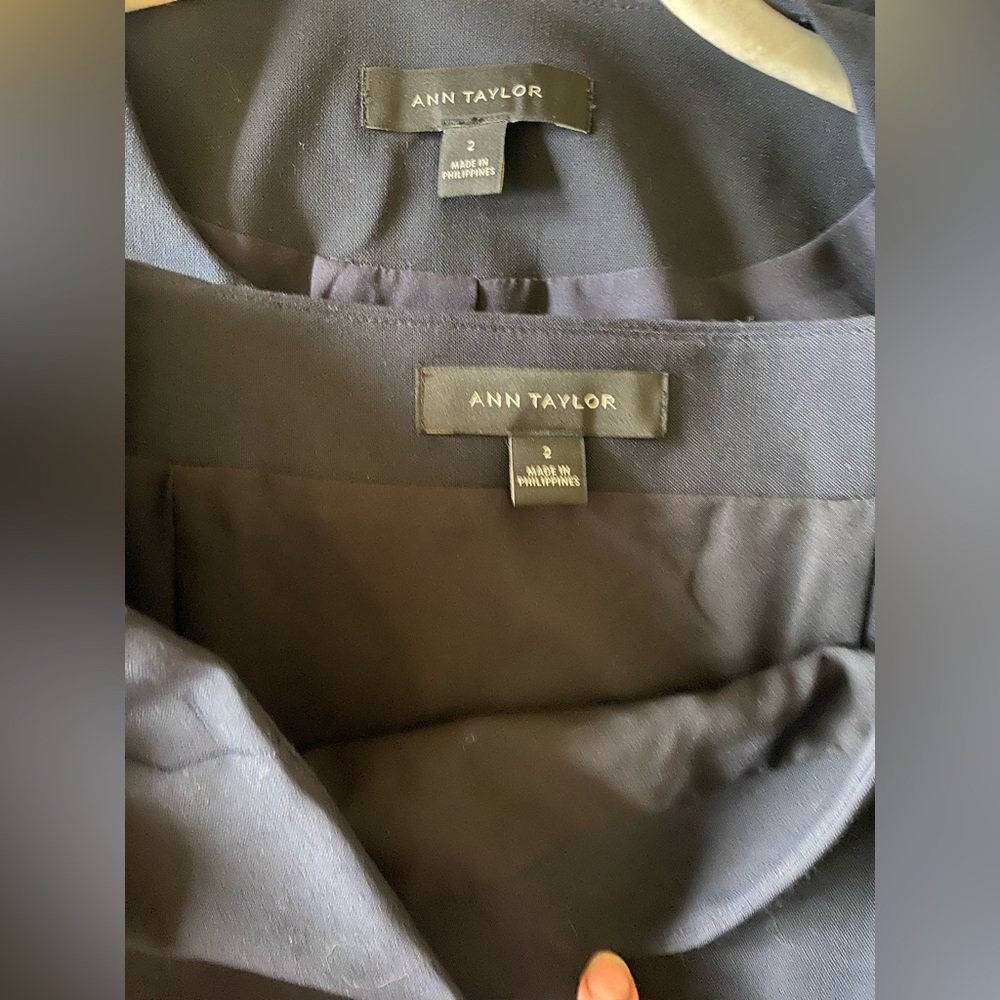 Ann Taylor Women's Navy SUIT SET - Jacket and Skirt - Picture 6 of 6